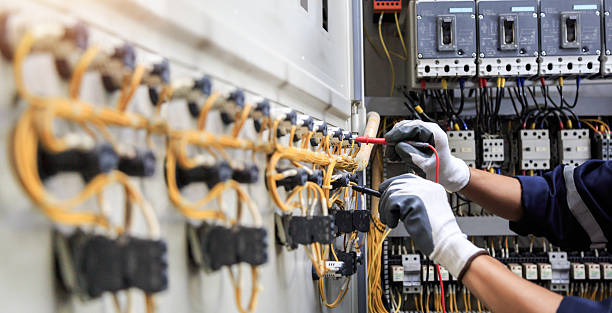 Professional Electrician technician working in Lynchburg, MS